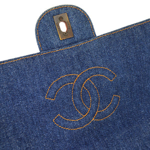 CHANEL Jumbo Flap