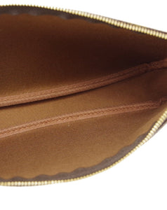 LOUIS VUITTON Pochette